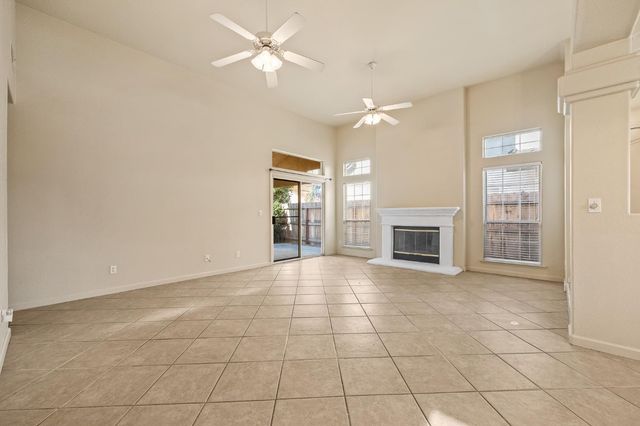 988 Ramona, Clovis, CA 93612