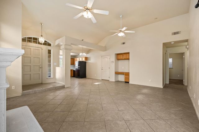 988 Ramona, Clovis, CA 93612