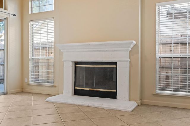 988 Ramona, Clovis, CA 93612