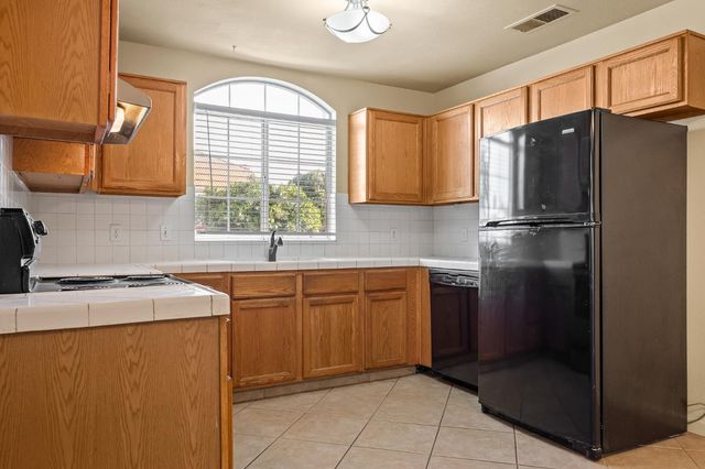 988 Ramona, Clovis, CA 93612