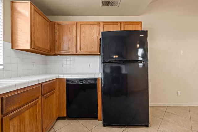 988 Ramona, Clovis, CA 93612