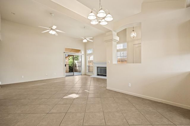 988 Ramona, Clovis, CA 93612