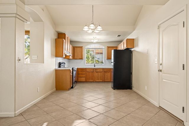 988 Ramona, Clovis, CA 93612