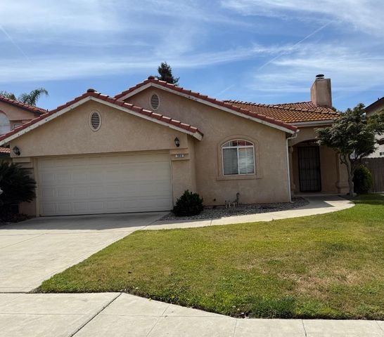 988 Ramona, Clovis, CA 93612
