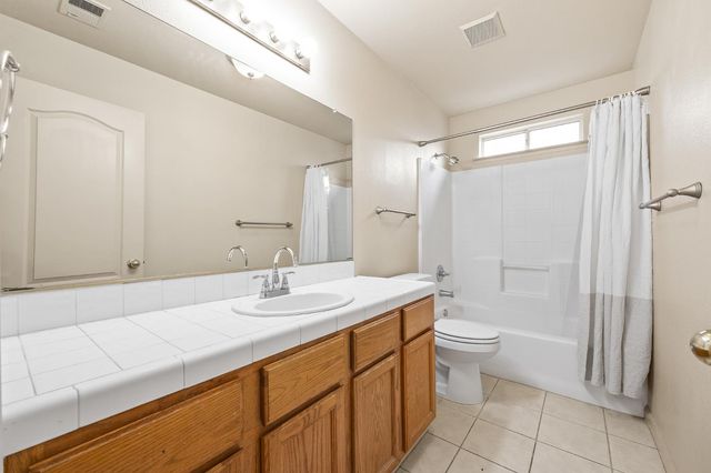 988 Ramona, Clovis, CA 93612