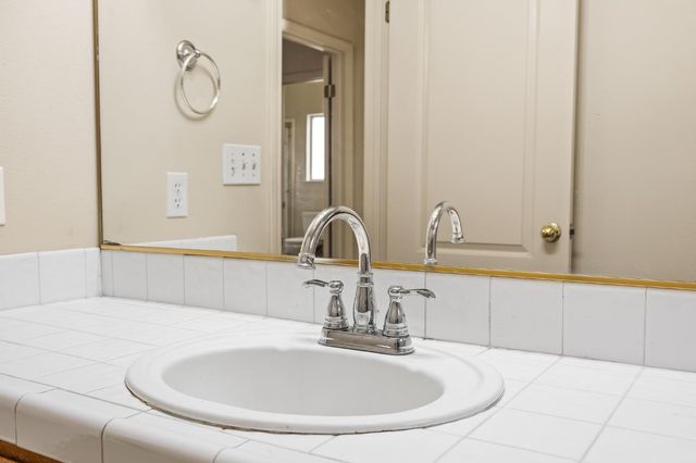 988 Ramona, Clovis, CA 93612