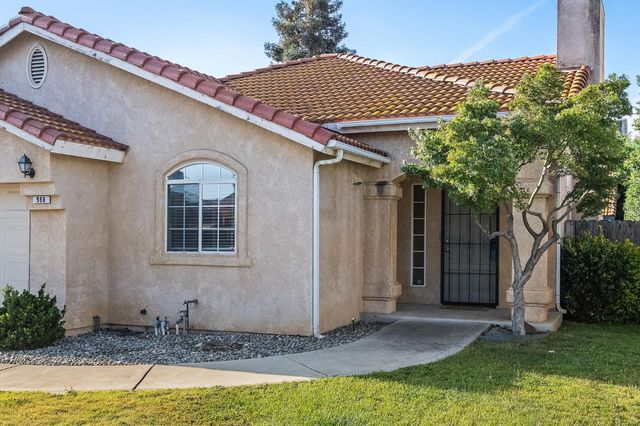 988 Ramona, Clovis, CA 93612