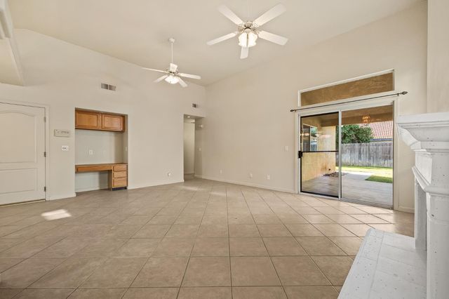 988 Ramona, Clovis, CA 93612