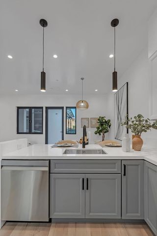889 McLellan Drive 206, South San Francisco, CA 94080