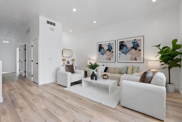 889 McLellan Drive 206, South San Francisco, CA 94080