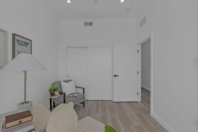 889 McLellan Drive 206, South San Francisco, CA 94080