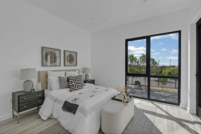 889 McLellan Drive 206, South San Francisco, CA 94080