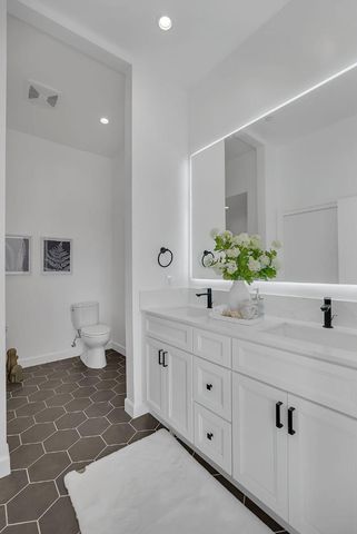 889 McLellan Drive 206, South San Francisco, CA 94080