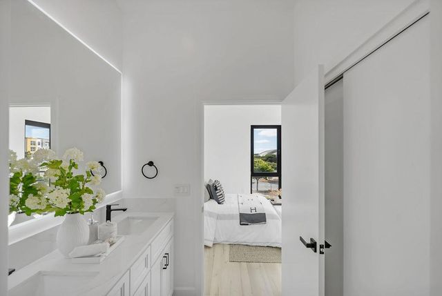 889 McLellan Drive 206, South San Francisco, CA 94080