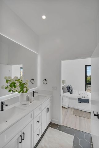 889 McLellan Drive 206, South San Francisco, CA 94080