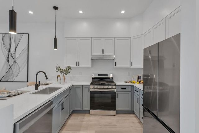 889 McLellan Drive 206, South San Francisco, CA 94080