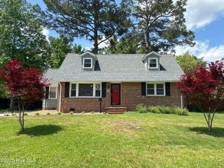 809 Edgewood Drive, Jacksonville, NC 28540