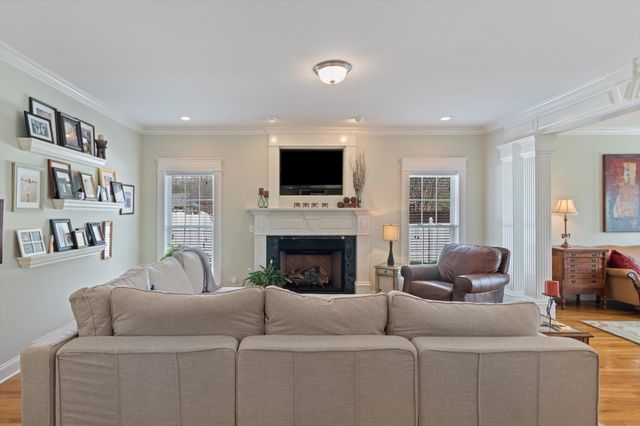 2910 Sulphur Springs Rd, Murfreesboro, TN 37129