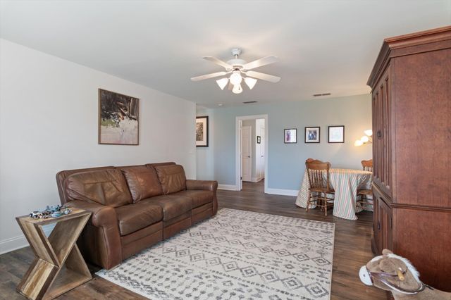 2910 Sulphur Springs Rd, Murfreesboro, TN 37129