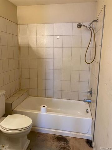 27869 Tighe Street, Roseville, MI 48066