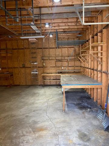 27869 Tighe Street, Roseville, MI 48066