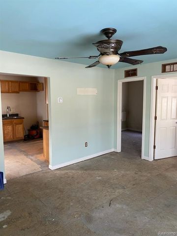 27869 Tighe Street, Roseville, MI 48066