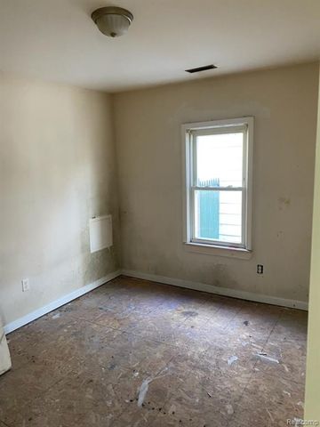 27869 Tighe Street, Roseville, MI 48066