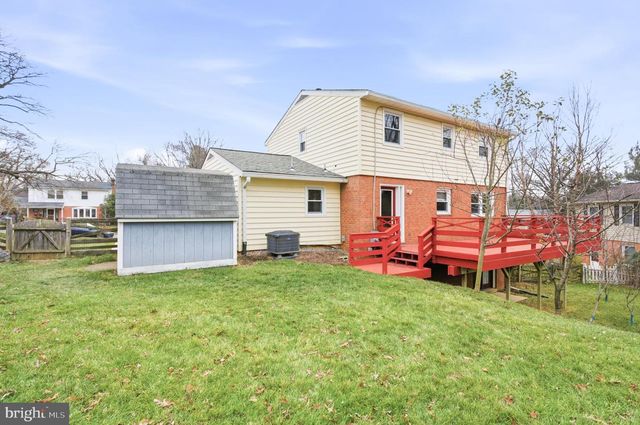 9216 KRISTIN LN, Fairfax, VA 22032