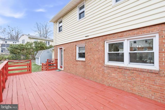 9216 KRISTIN LN, Fairfax, VA 22032