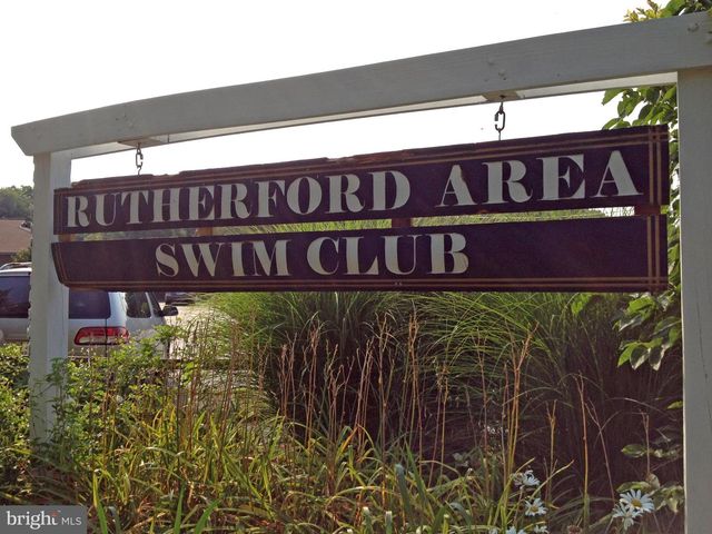 9216 KRISTIN LN, Fairfax, VA 22032