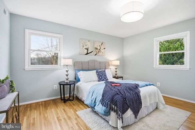 9216 KRISTIN LN, Fairfax, VA 22032