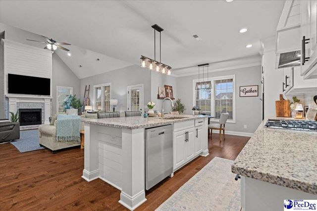 3150 Woodside Dr., Effingham, SC 29541