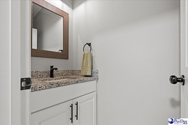 3150 Woodside Dr., Effingham, SC 29541