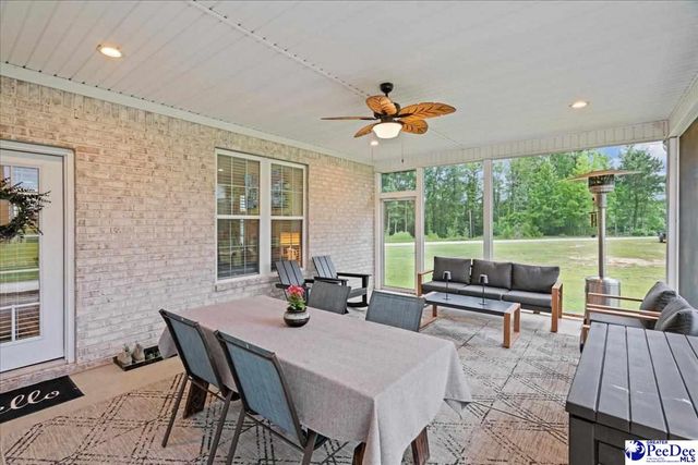 3150 Woodside Dr., Effingham, SC 29541
