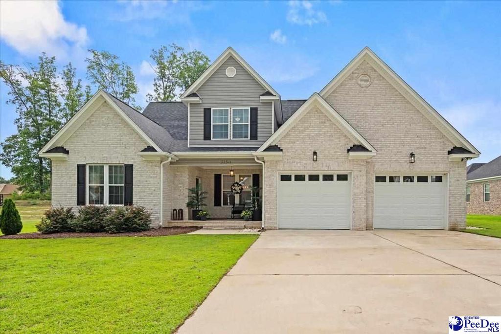 3150 Woodside Dr., Effingham, SC 29541