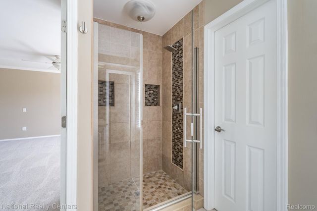 1884 Charrington Drive, West Bloomfield Charter Township, MI 48324