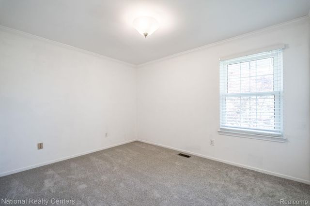 1884 Charrington Drive, West Bloomfield Charter Township, MI 48324