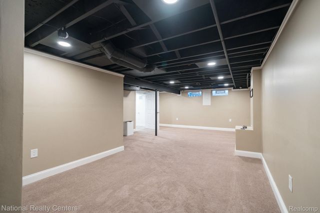 1884 Charrington Drive, West Bloomfield Charter Township, MI 48324