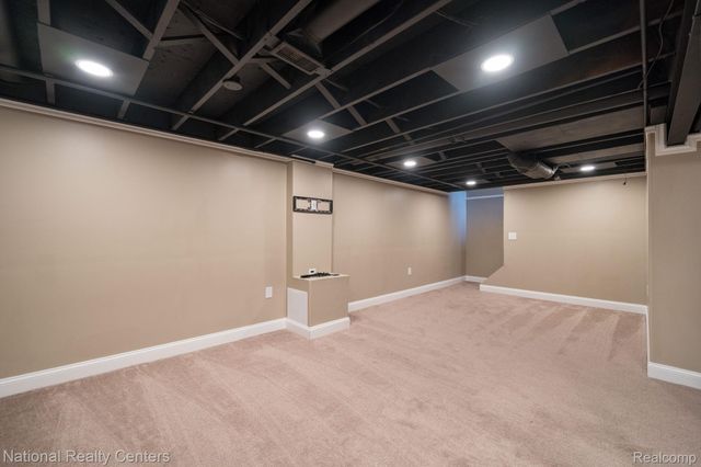 1884 Charrington Drive, West Bloomfield Charter Township, MI 48324