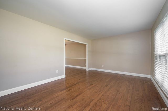 1884 Charrington Drive, West Bloomfield Charter Township, MI 48324