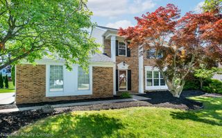 1884 Charrington Drive, West Bloomfield Charter Township, MI 48324