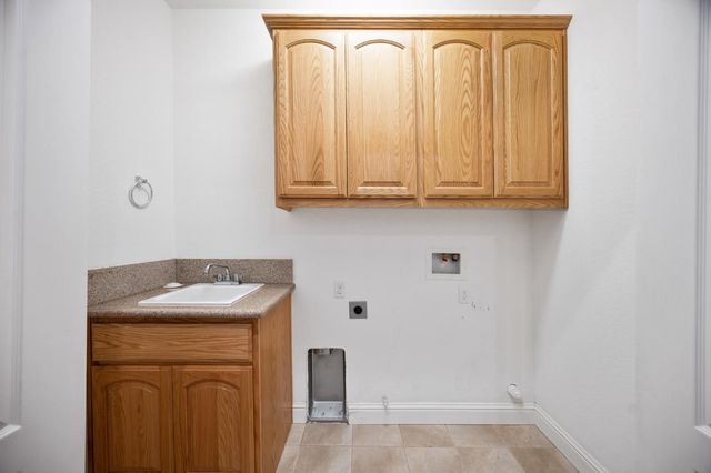 4530 Maximus Rd, Denair, CA 95316