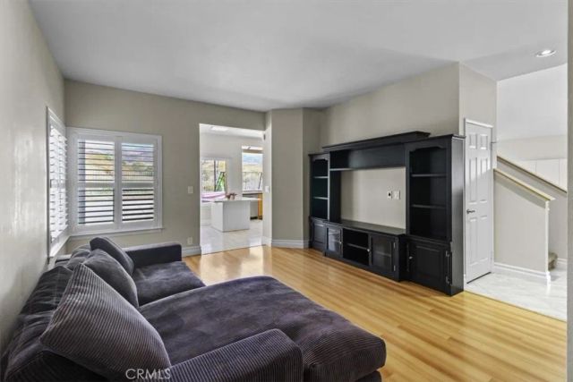 7252 Pecan Ave, Moorpark, CA 93021