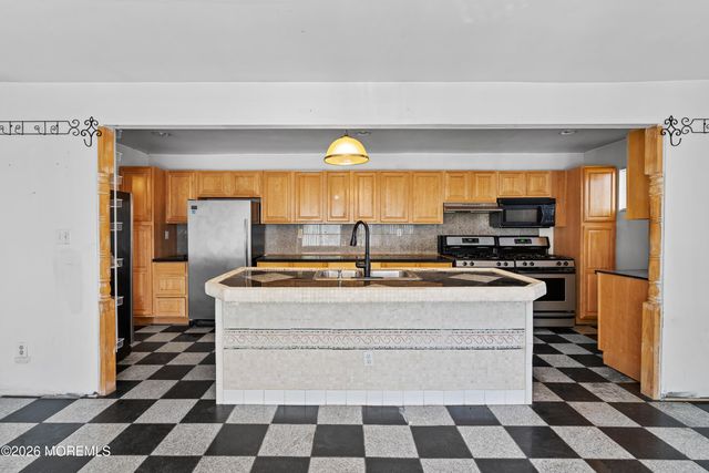 271 Joe Parker Road, Lakewood, NJ 08701