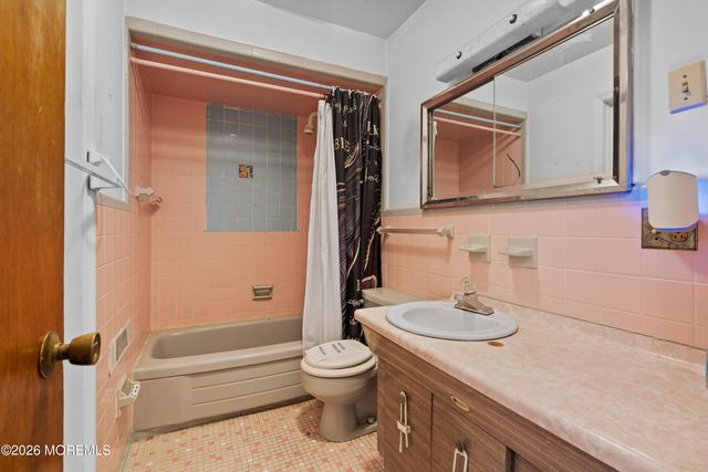 271 Joe Parker Road, Lakewood, NJ 08701