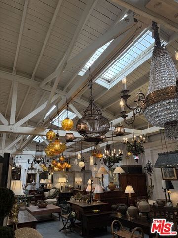 2252 W Washington Boulevard, Los Angeles, CA 90018