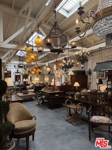 2252 W Washington Boulevard, Los Angeles, CA 90018