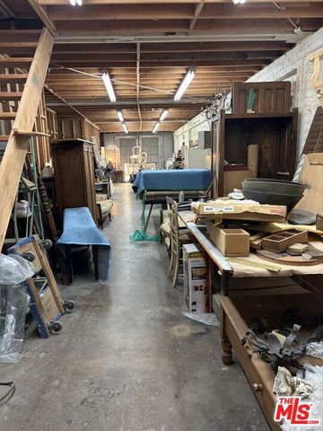 2252 W Washington Boulevard, Los Angeles, CA 90018