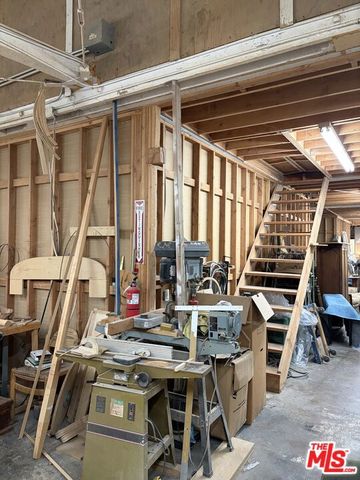 2252 W Washington Boulevard, Los Angeles, CA 90018