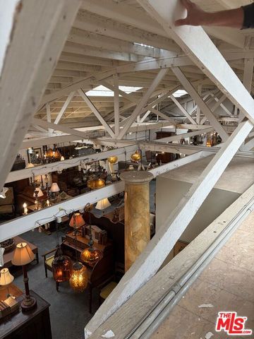 2252 W Washington Boulevard, Los Angeles, CA 90018